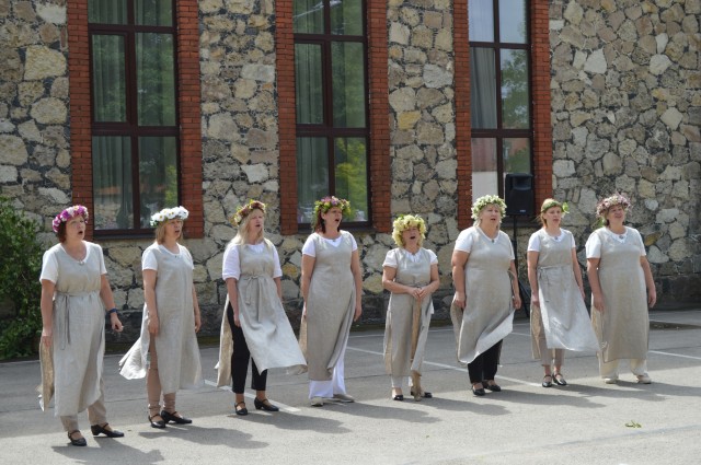Klintaines pagasta sieviešu vokālais ansamblis "Dzirnas"